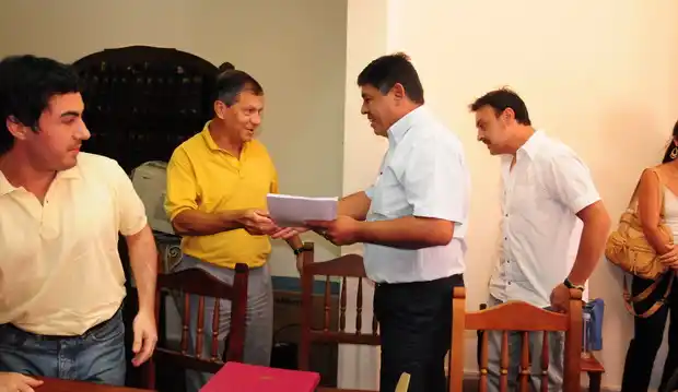 Otorgan matrículas a cooperativas
