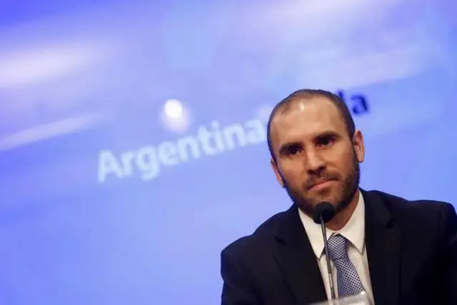 Efecto Coronavirus: Guzmán negociará deuda con acreedores a través de videoconferencias