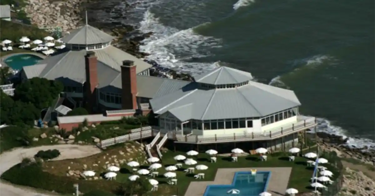 Hallan cadáver de un hombre en la playa Waikiki