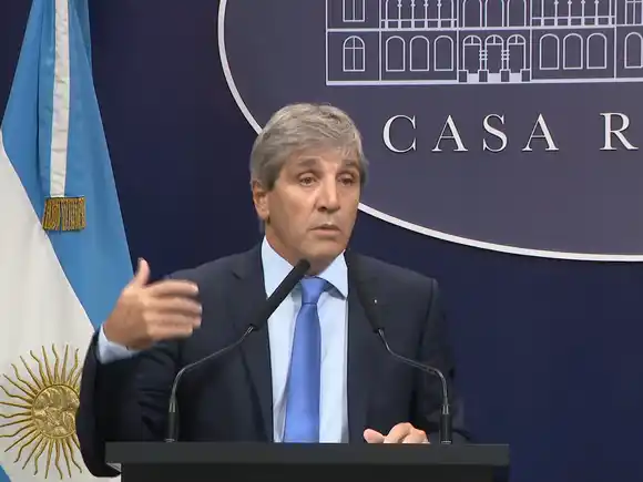 "El nuevo acuerdo con el FMI nos va a permitir a partir del lunes terminar con el cepo cambiario", anunció Caputo