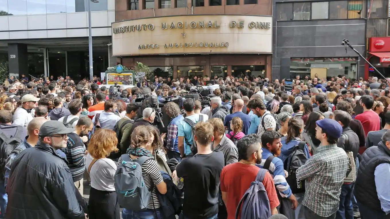 En medio de la polémica, oficializaron cambios en el Incaa