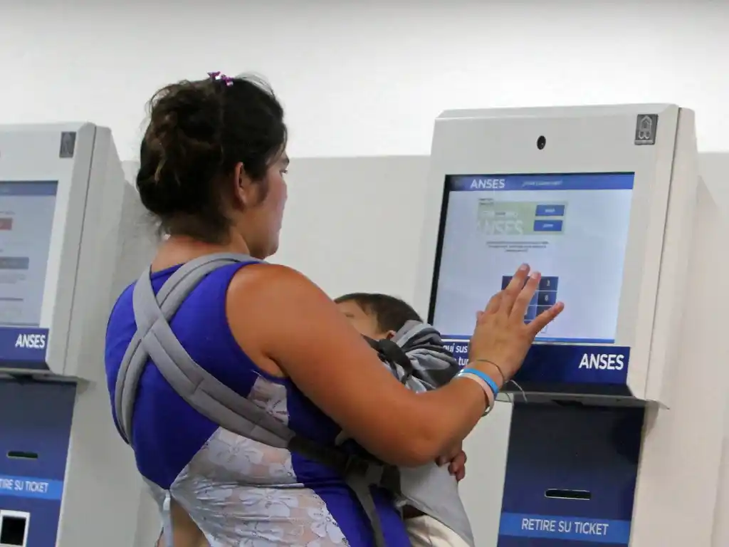 AUH: en diciembre, cada beneficiario cobrará $6.000 extra