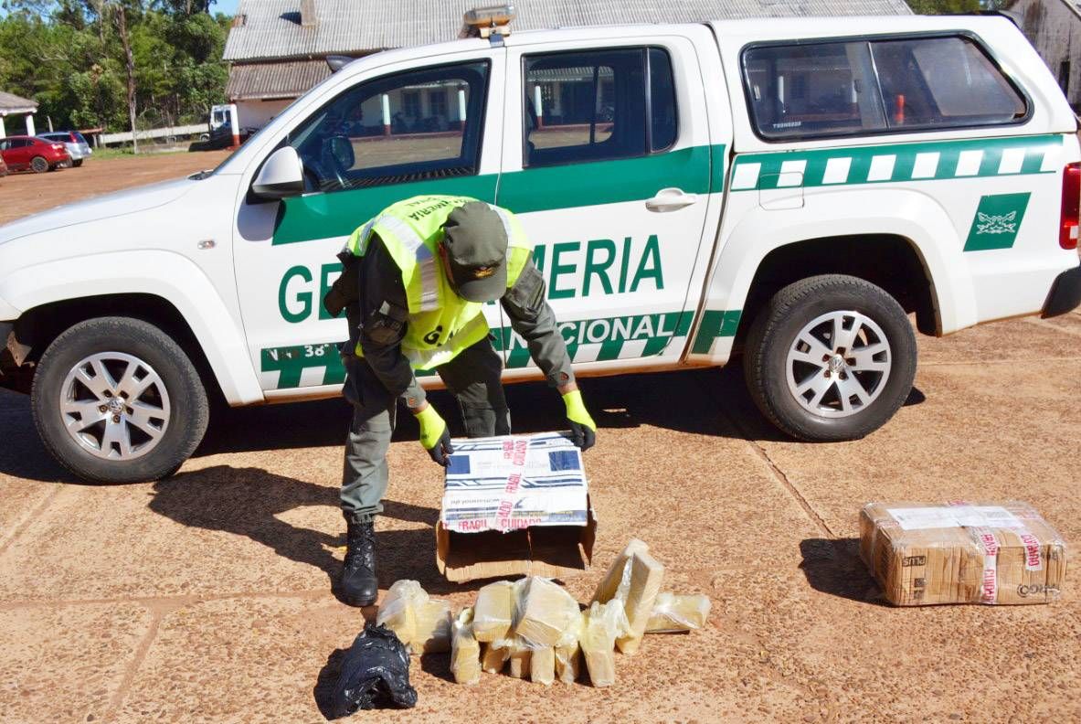 Detenido cuando se presentó a retirar una encomienda con más de 42 kilos de marihuana