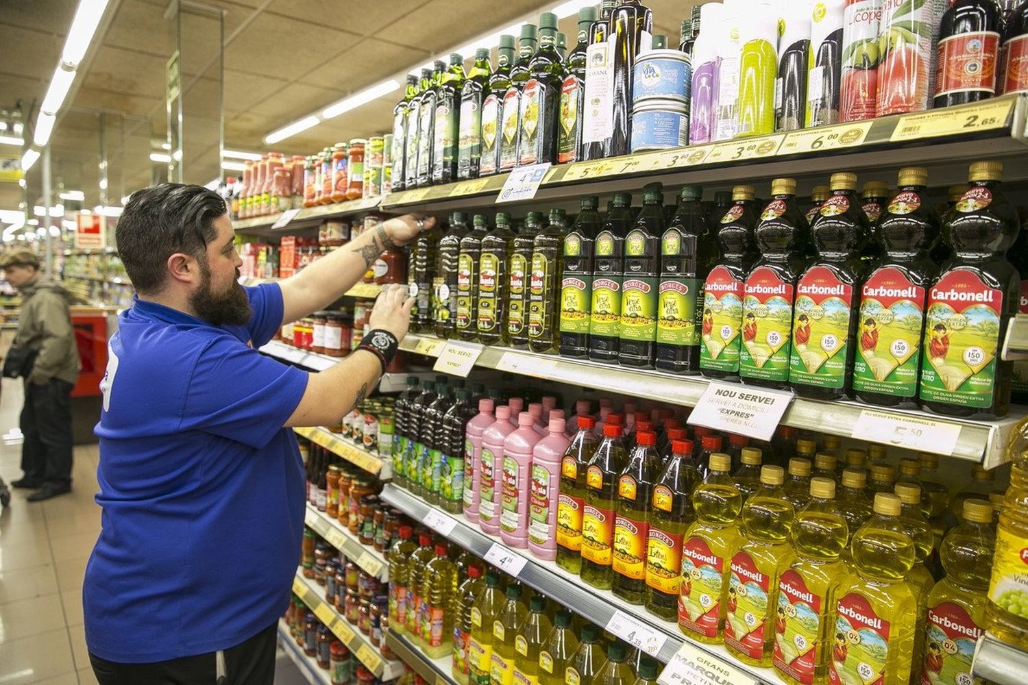Grandes supermercados anunciaron que no pagarán el aumento de abril a empleados de comercio