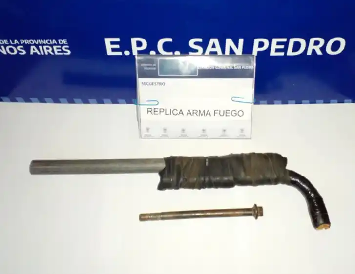 Aprehendieron a un adolescente con un arma tipo tumbera