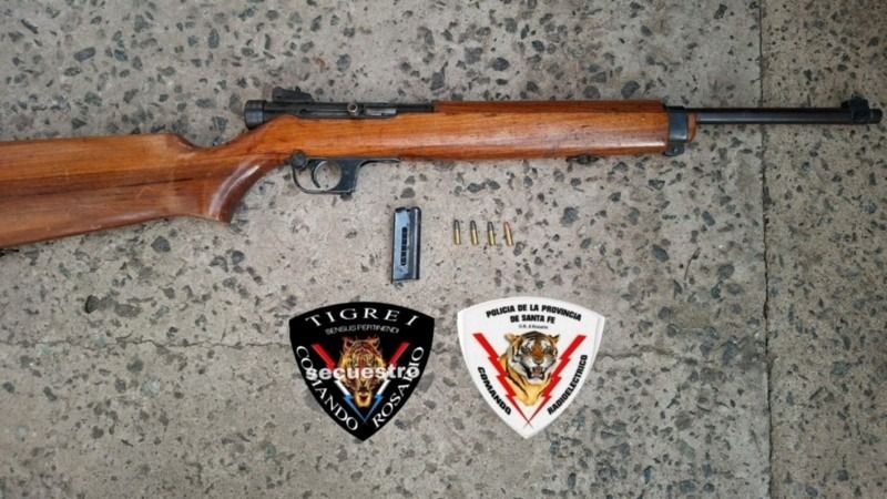 Arma secuestrada.