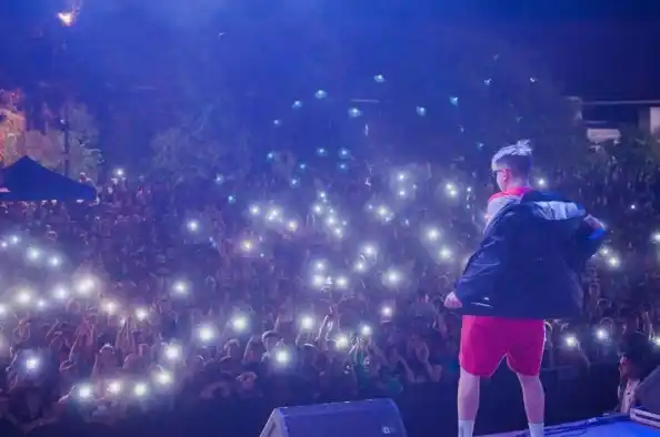 Santo Tomé: más de 3.000 jóvenes vibraron al ritmo de YSY A