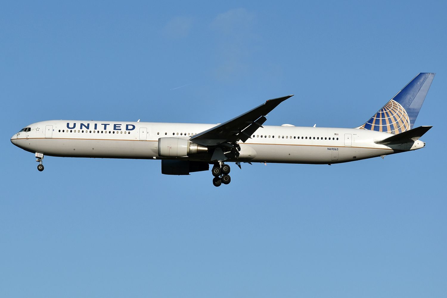 United Airlines to resume flights between Washington, D.C. and Amsterdam