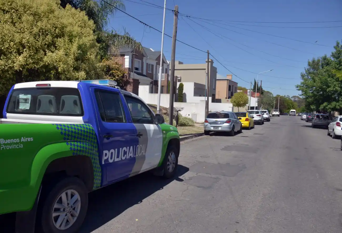Ladrones vestidos de policía, la nueva modalidad para asaltar que llegó a Tandil