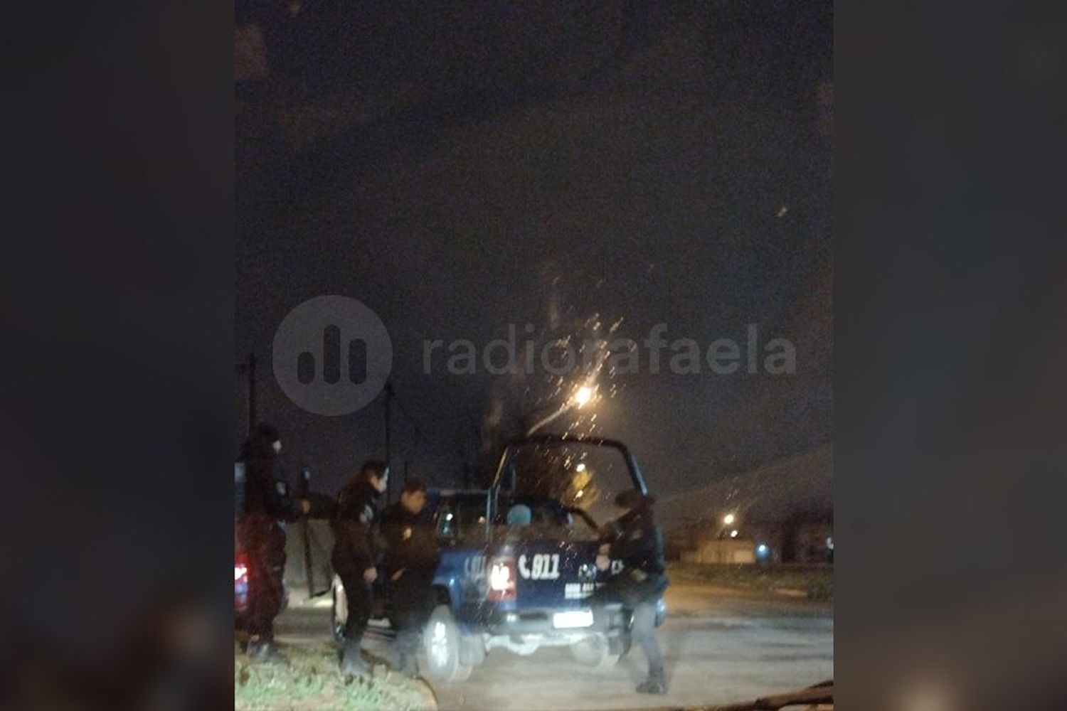 Encapuchado en la madrugada, se metió a una obra en construcción y lo vieron desde las cámaras