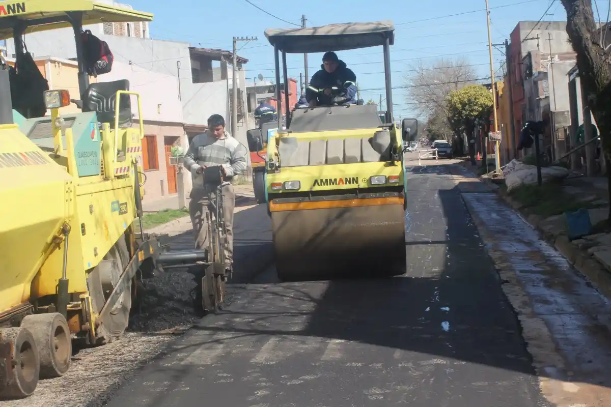Por la repavimentación de una calle, establecen una vía alternativa para acceder a una zona de la ciudad