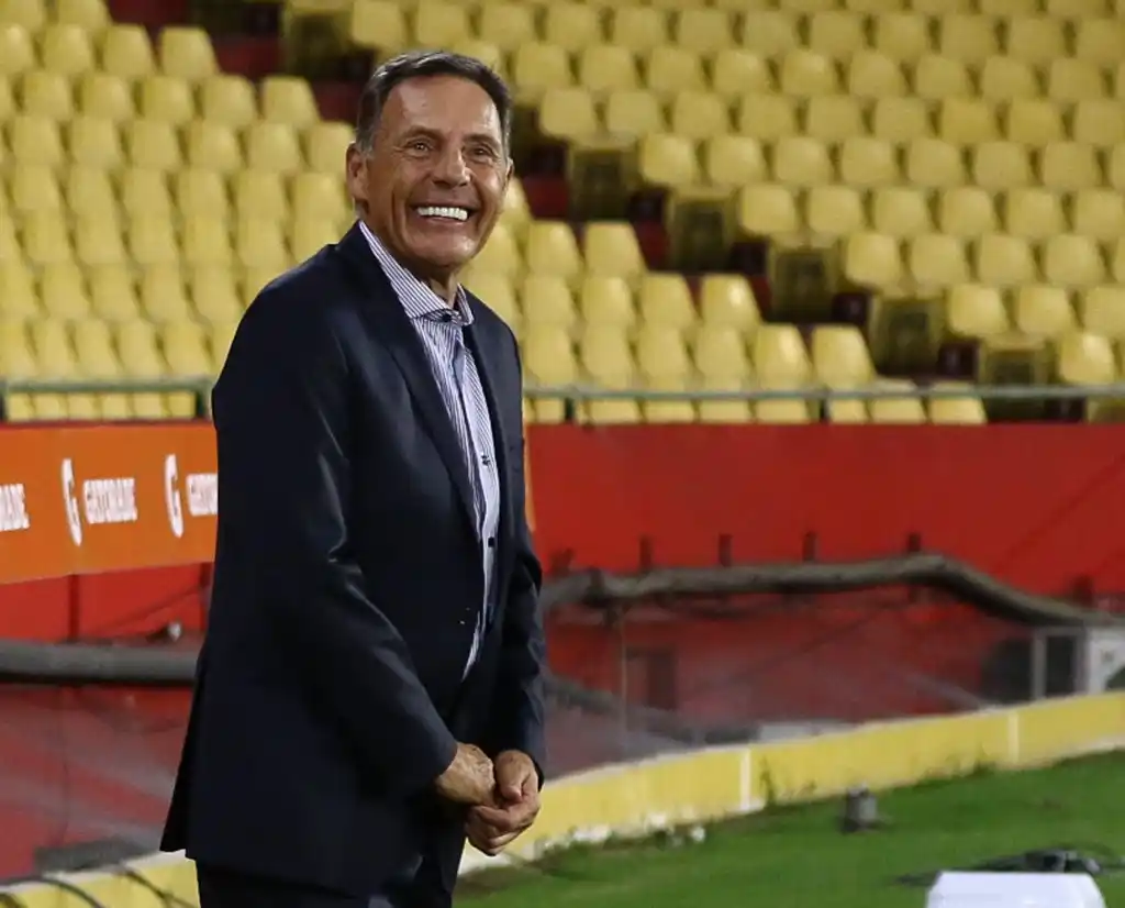 Miguel Russo no da  pistas sobre los once