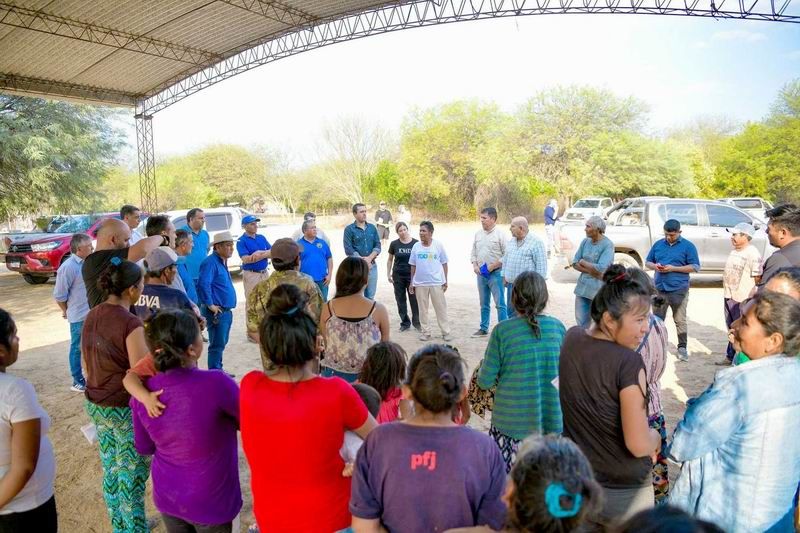 El vicegobernador Solís recorrió comunidades
y se reunió con vecinos del oeste provincial