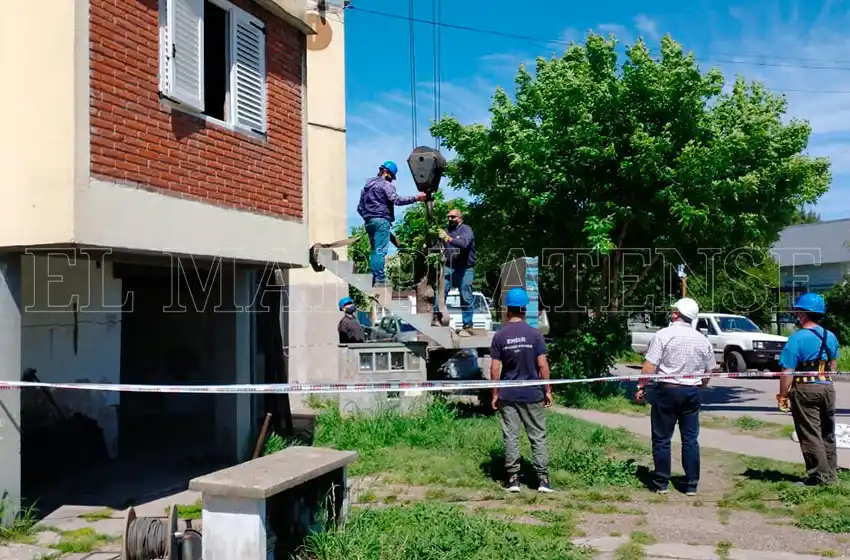 Tras seis meses, terminan los arreglos de la escalera que se desplomó en el Centenario