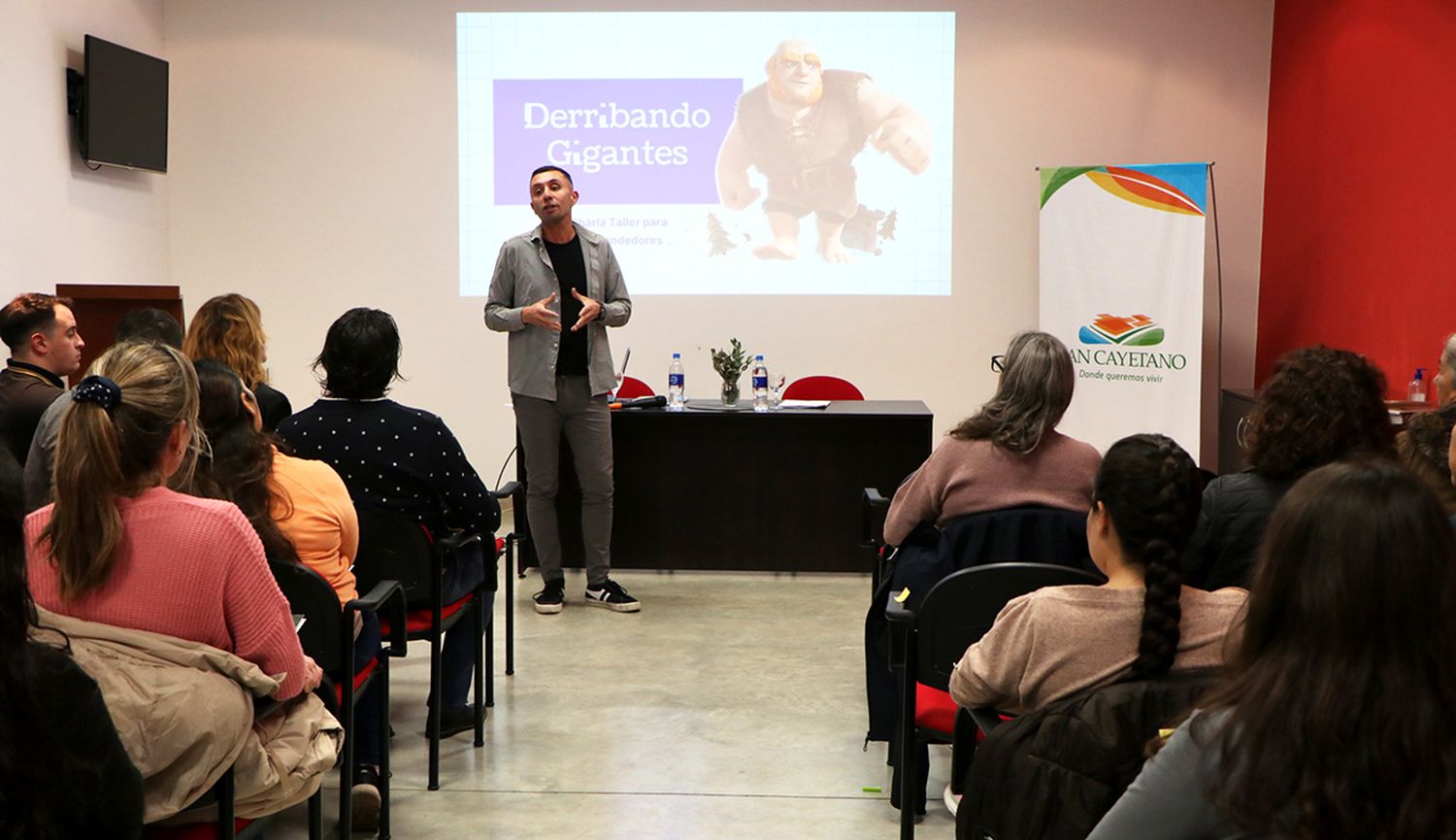 Se concretó una charla para emprendedores