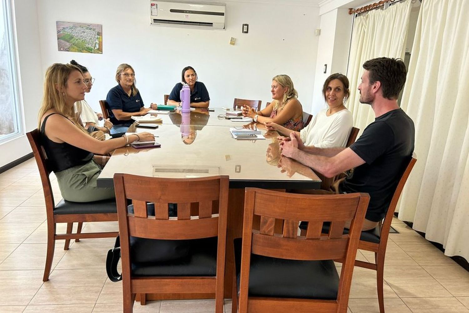 La directora regional de Salud de Rafaela visitó San Vicente para coordinar el área