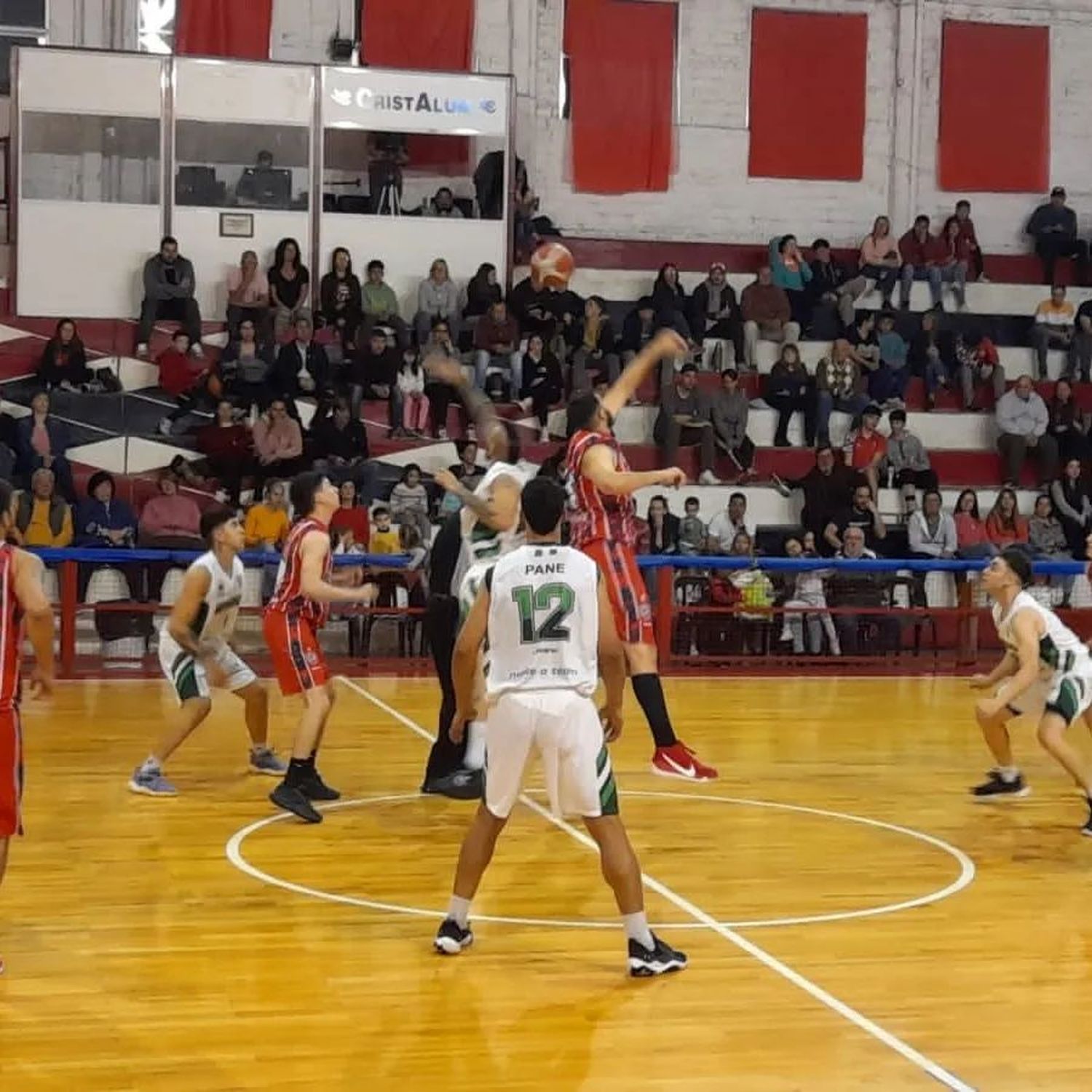 Centro Bancario estuvo muy cerca de alcanzar la punta de la Conferencia 1. Al equipo de Román Nuñez se le cortó ante Peñarol una racha ganadora.