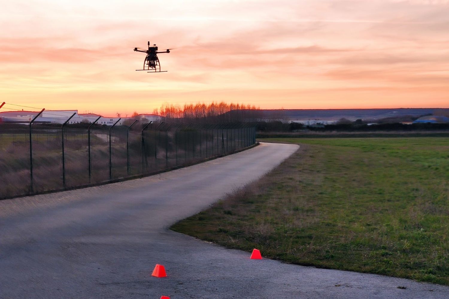 Realizaron tareas de verificación de ayudas visuales con un dron en el aeropuerto de Burgos