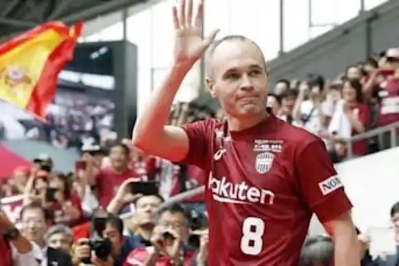 Iniesta jugará en la liga de Emiratos Árabes