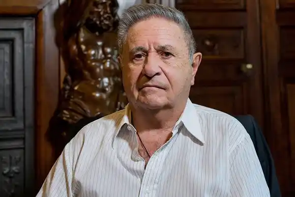 Duhalde llegará a Mar del Plata para presentar la reedición de su libro “Memorias del incendio”