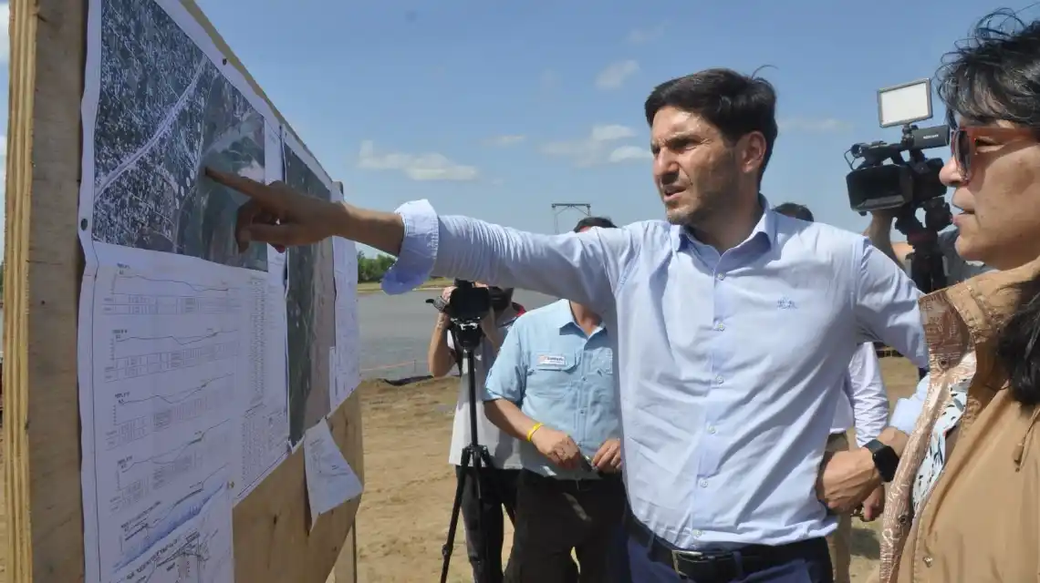 “Lo podemos hacer por el uso eficiente de los recursos”, subrayó el gobernador.