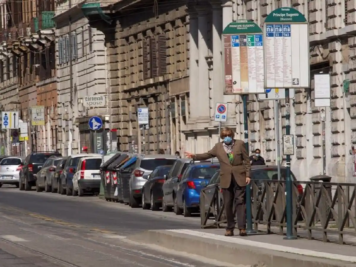 Sigue en baja el número de contagios y muertes en Italia