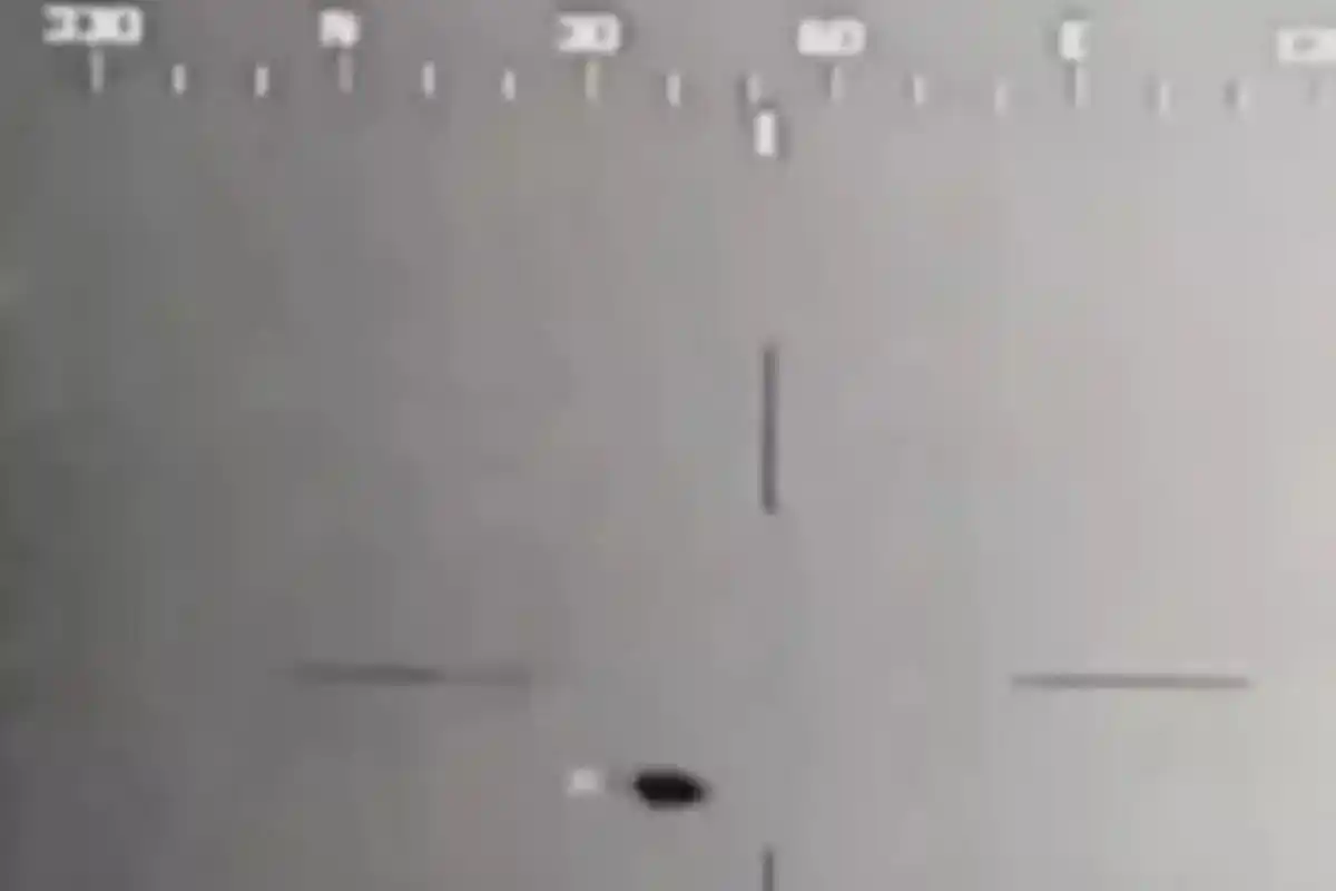 Según el informe, el piloto Jorge Polanco observó durante 17 minutos una serie de luces que se desplazaban frente a su aeronave.