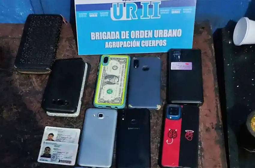 Arrestaron a una mechera en pleno recital de Don Osvaldo: llevaba 11 celulares