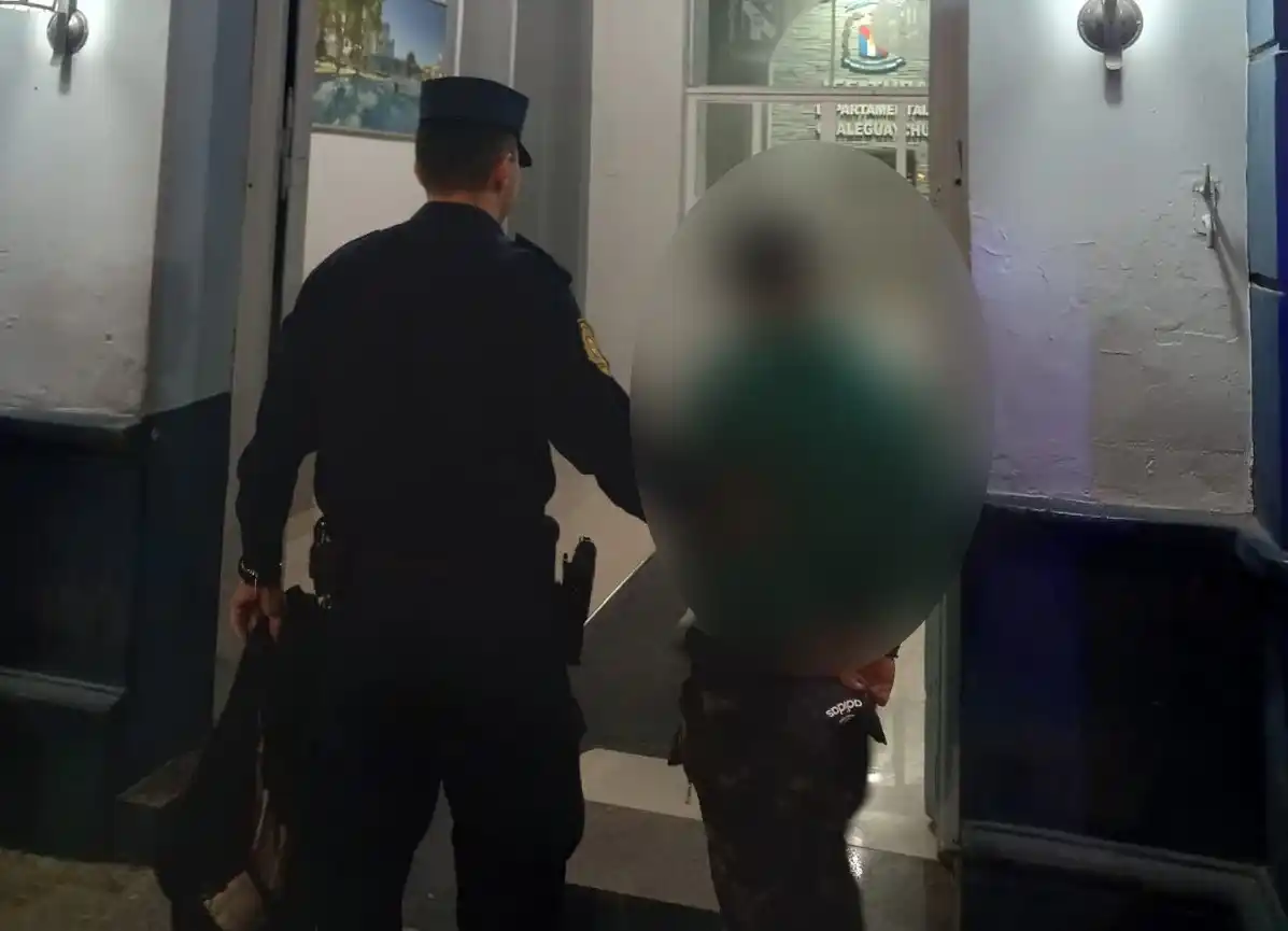 Capturaron a un gualeguaychuense en el techo de una vivienda