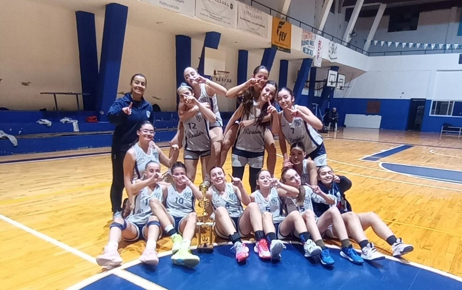 Rivadavia y su U15. Campeonas del Torneo Apertura de la ABN
