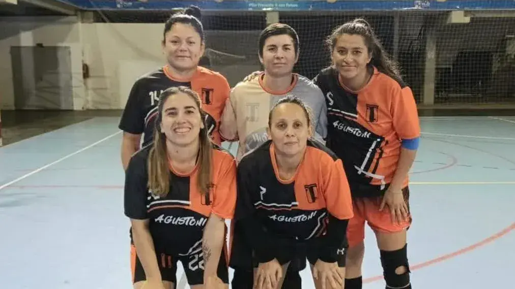 Polideportivo Agustoni goleó a Sport Pilar por 5 a 1.