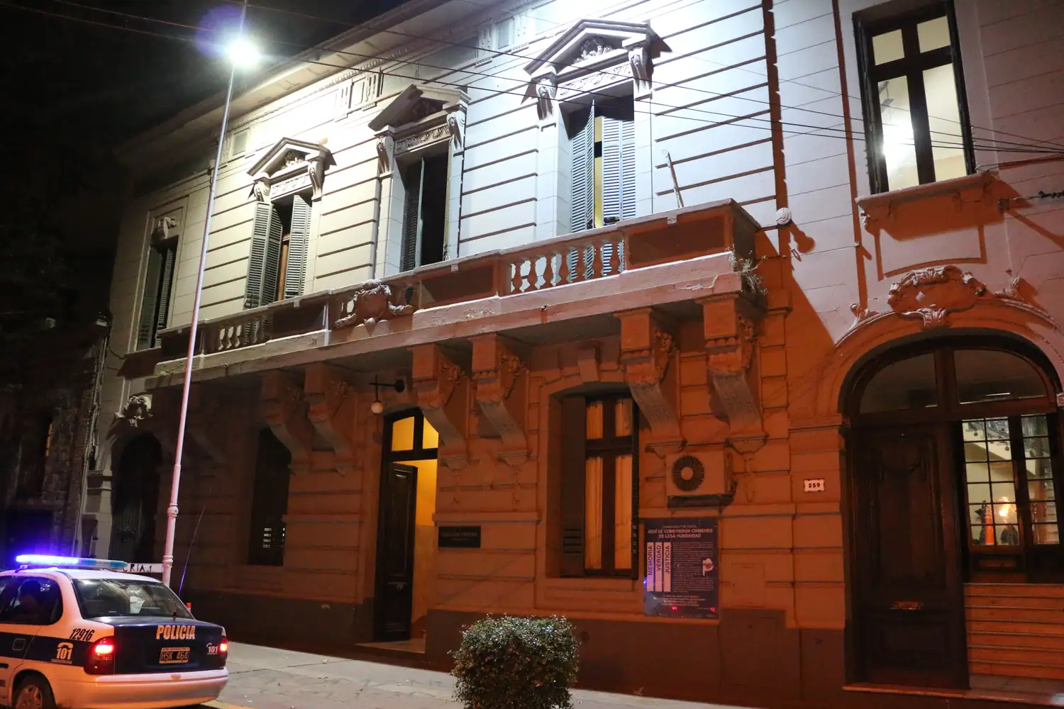La situación se contuvo pasada la medianoche.