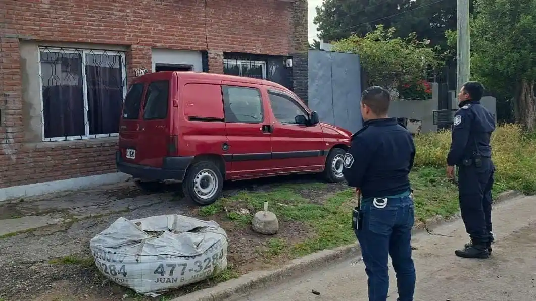 En el domicilio secuestraron un vehículo y cuatro celulares.