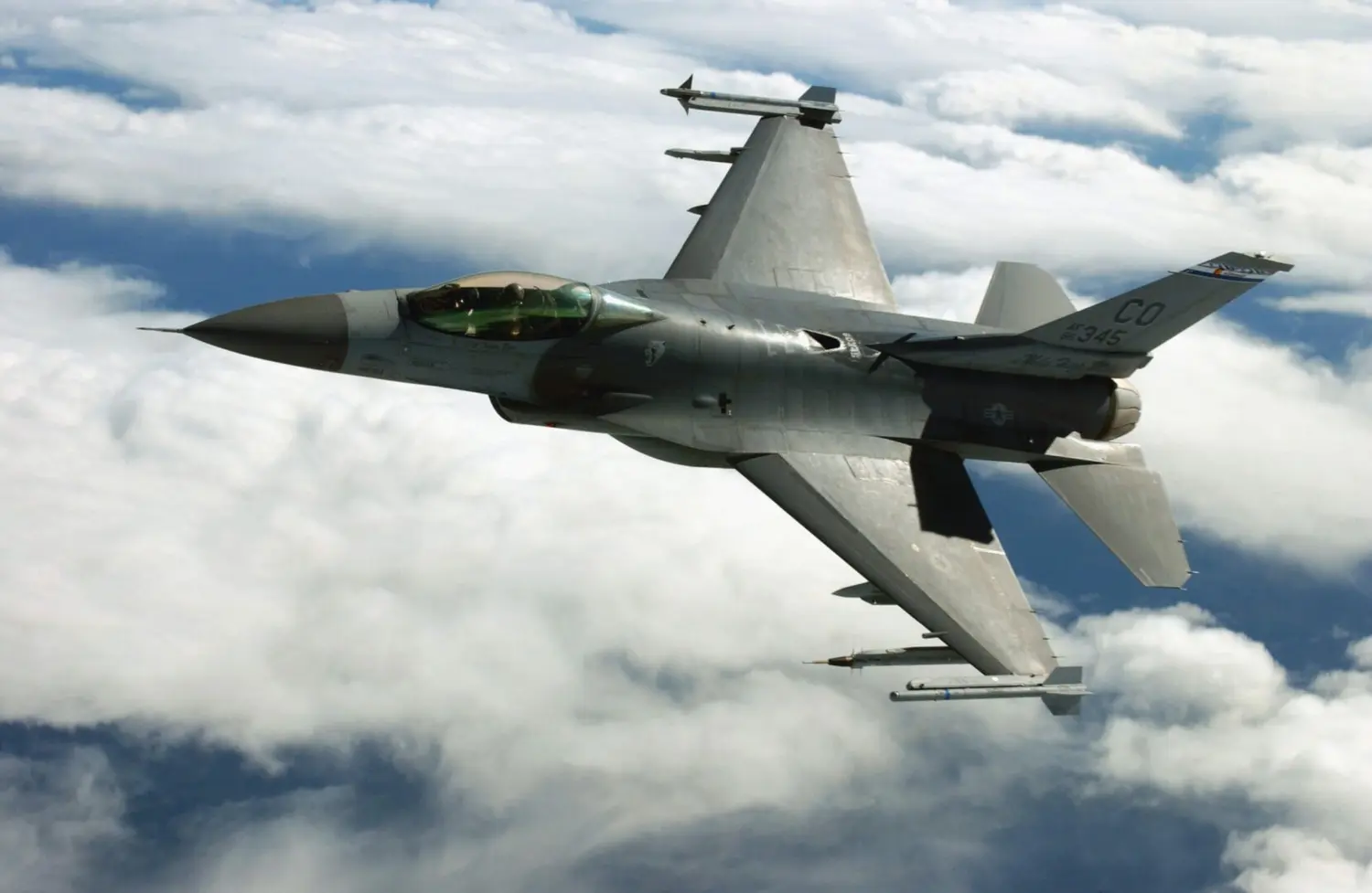 Estados Unidos desplegará aviones de combate en Colombia
