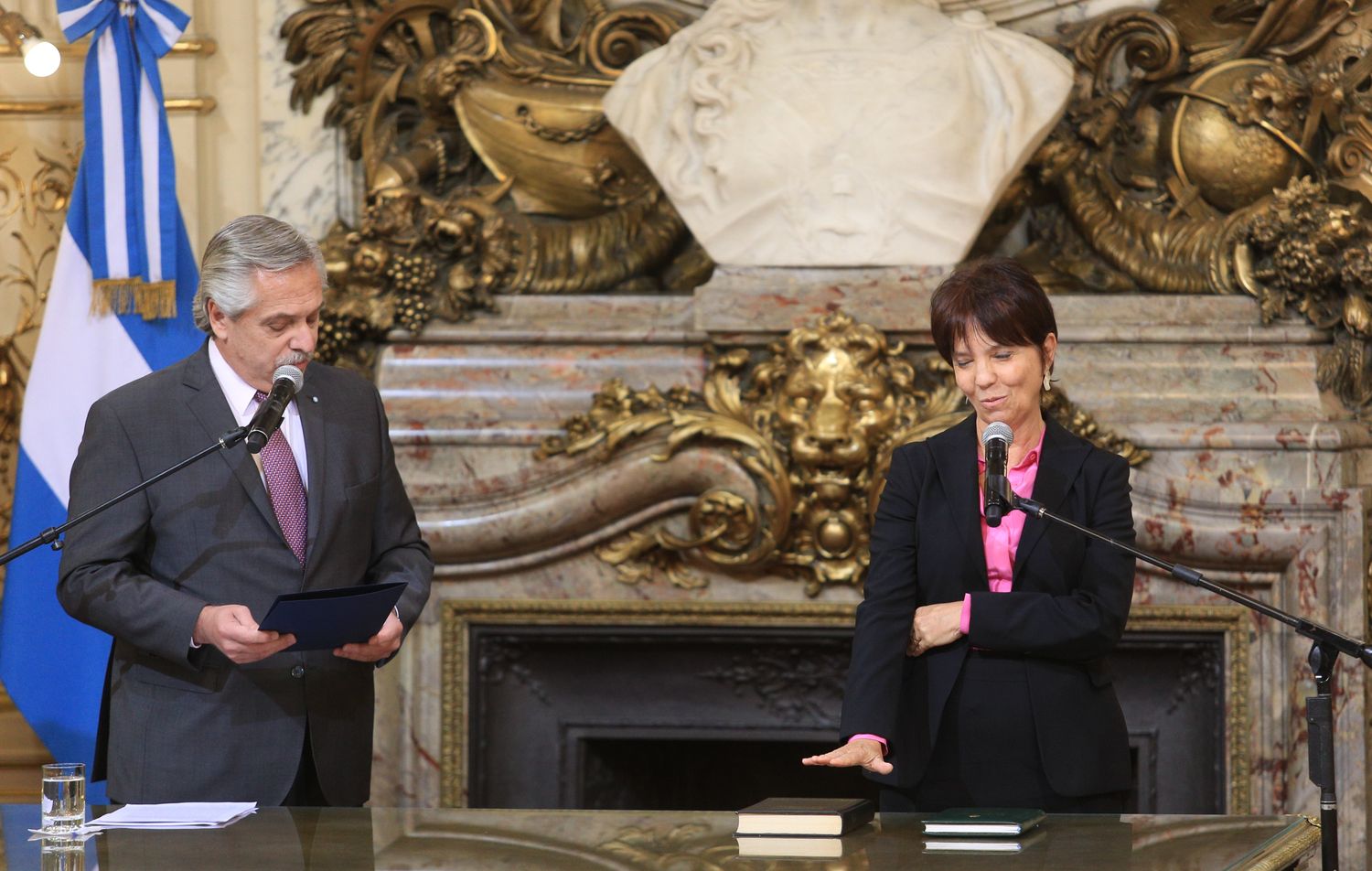 Fernández dijo que el Gobierno empieza “una etapa distinta”, al jurar Marcó del Pont