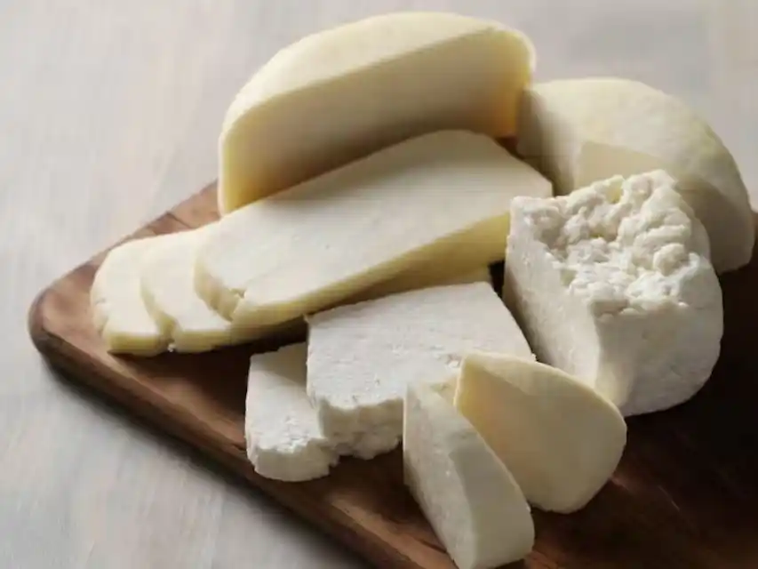 La ANMAT prohibió un queso cremoso y un suplemento dietario