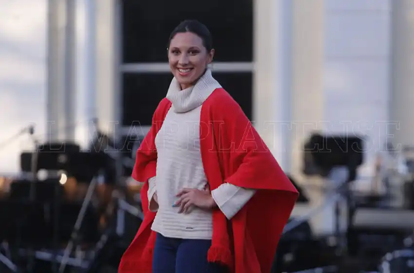 La moda dijo presente en la Plaza del Agua y engalanó la tarde