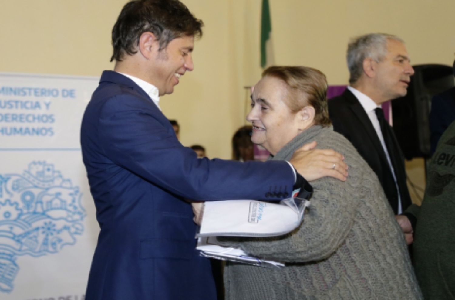 Kicillof encabezó la entrega de escrituras gratuitas para familias de Arrecifes