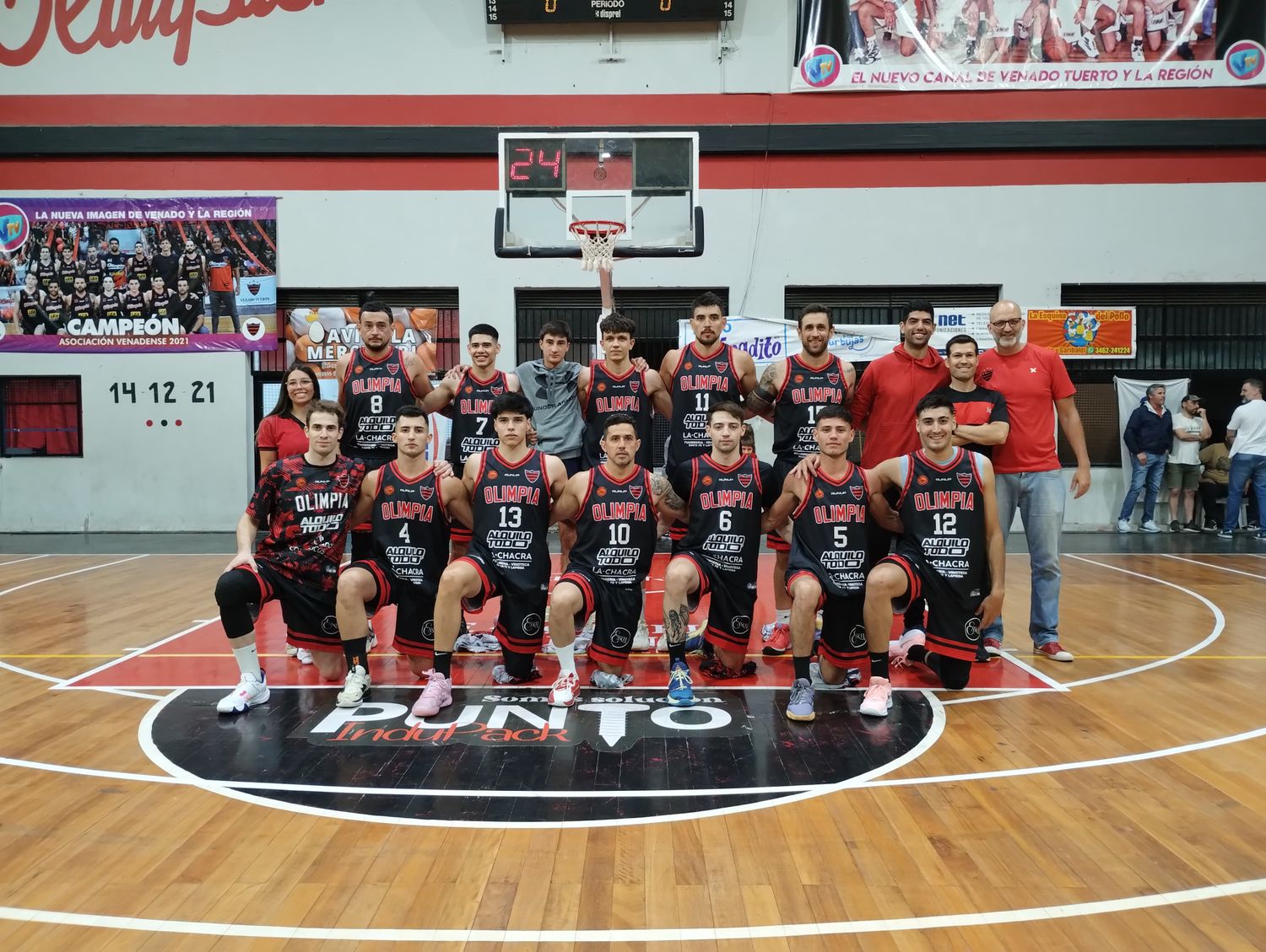 El Rojo tuvo que apelar a toda su jerarquía para superar a los pibes del Club Ciudad. Foto: Fabián Gallego