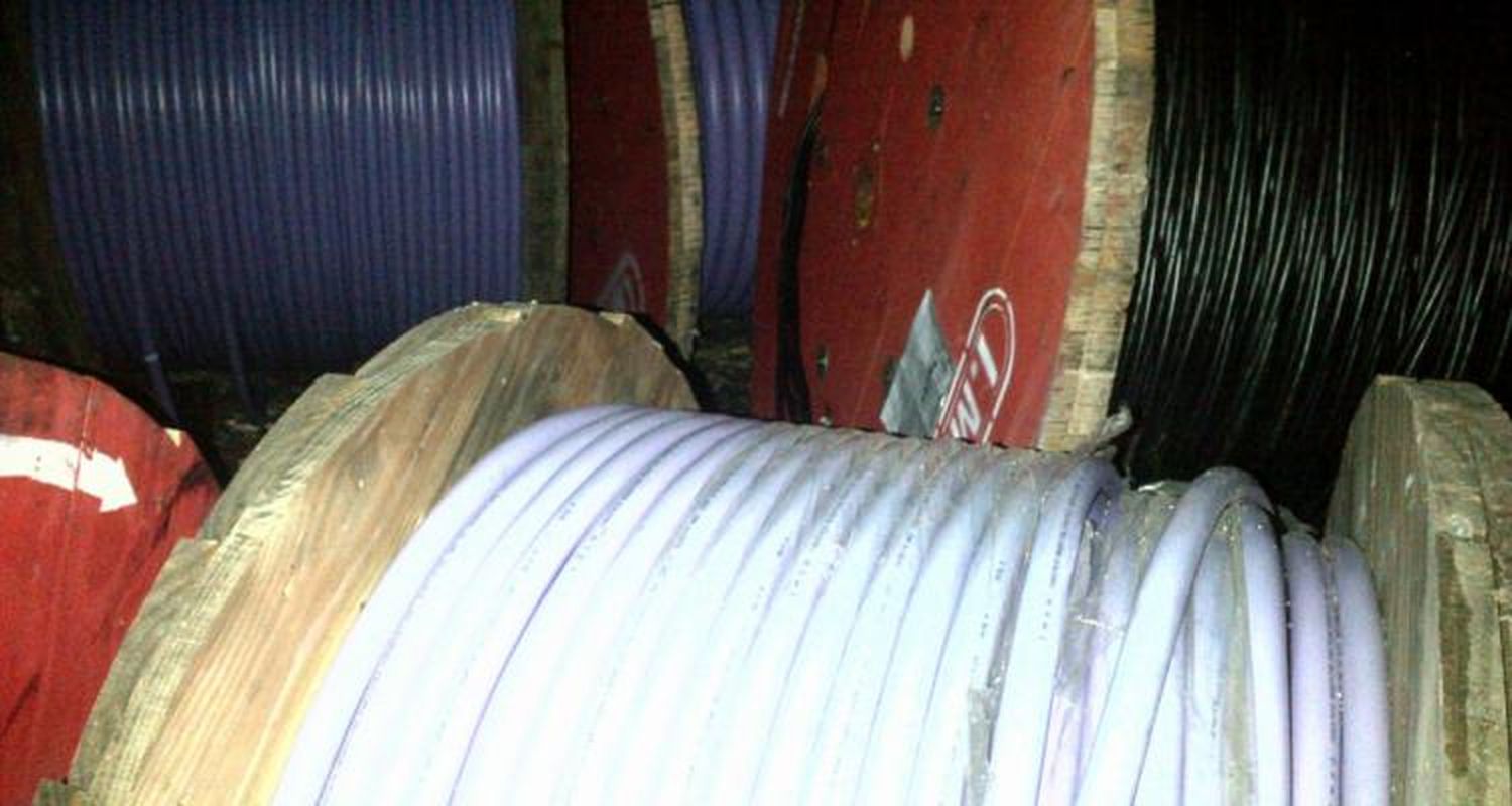 Atraparon pirata del asfalto que abandonó camión y robó camioneta para escapar
