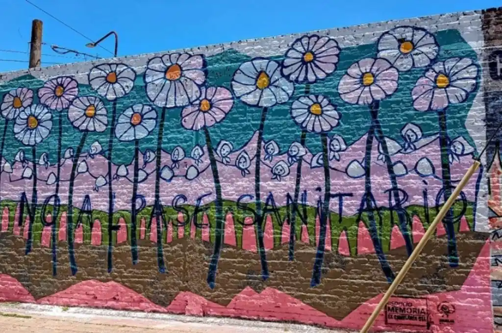 Vandalizaron un mural que recuerda la lucha de las Abuelas de Plaza de Mayo