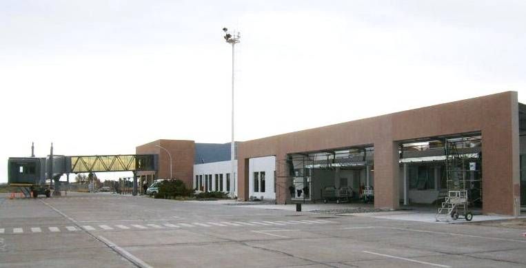 Reunión entre el intendente de Trelew y London Supply por obras en el aeropuerto