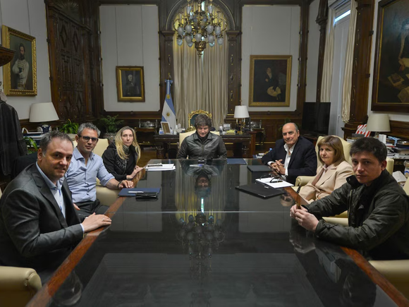 El mensaje de la mesa política del Gobierno tras su primera reunión: “Vamos a defender el proyecto con uñas y dientes”