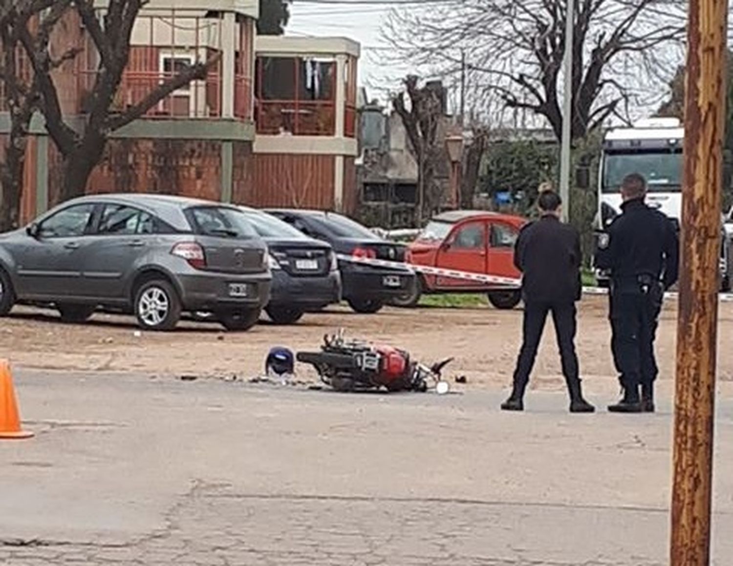 El video del choque que dejó a un motociclista en terapia intensiva 