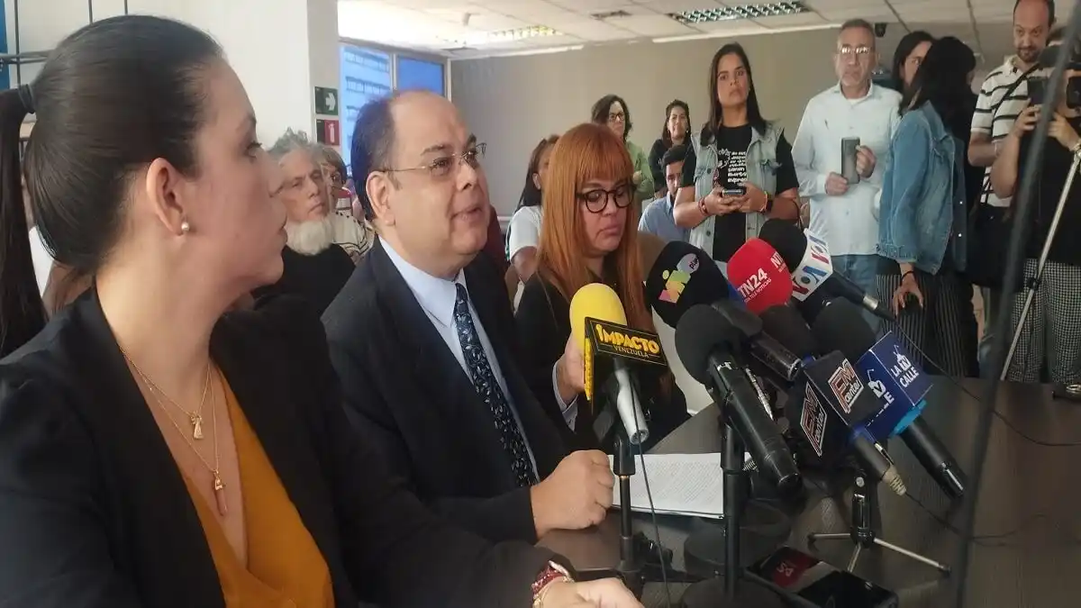 POR UNAS HORAS DETIENEN A ACTIVISTA de DD.HH. tras reunión con Alto Comisionado de la ONU