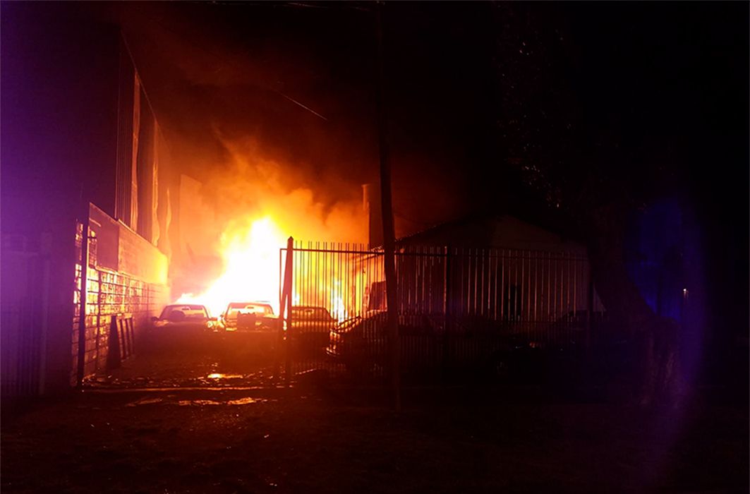 Piden ayuda para la familia que perdió todo en el incendio del barrio Bernardino Rivadavia