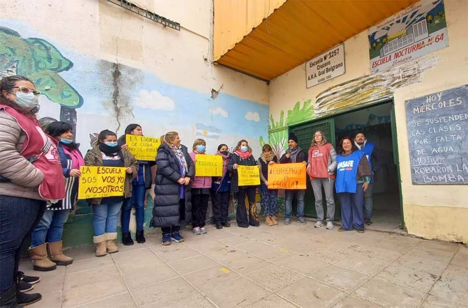 Una escuela de barrio Las Flores debió suspender las clases tras sufrir un robo