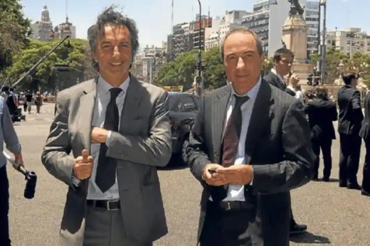 El primo de Macri compró un banco con sede en Buenos Aires y las Islas Caimán