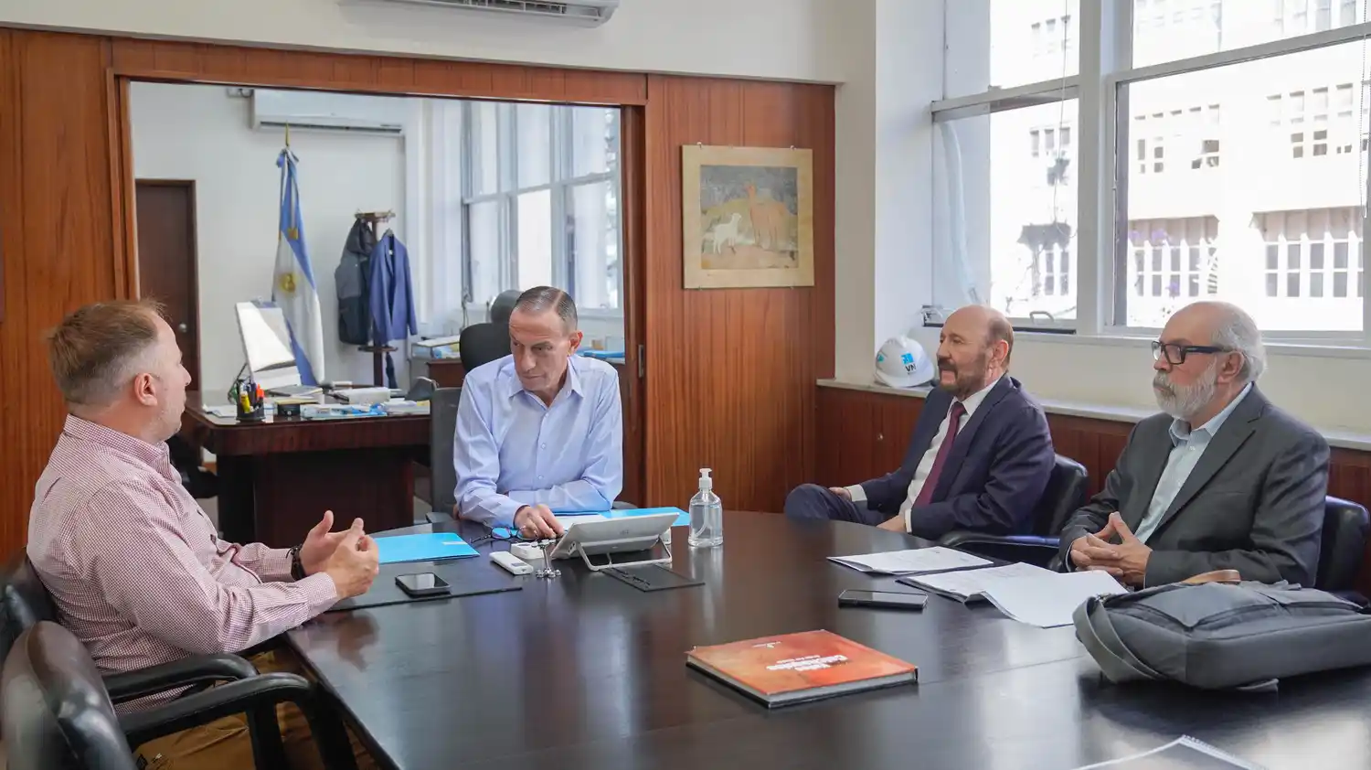 El gobernador Insfrán firmó una adenda para obras con el
administrador de Vialidad Nacional