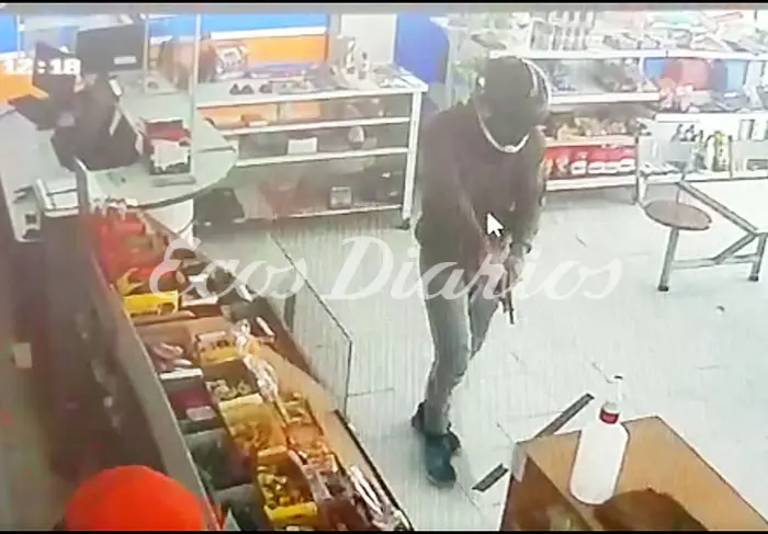Con una pistola asaltó al empleado de un comercio de la Compañía Arrate